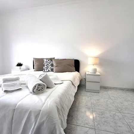 Portimao City Beach Apartment Портиман